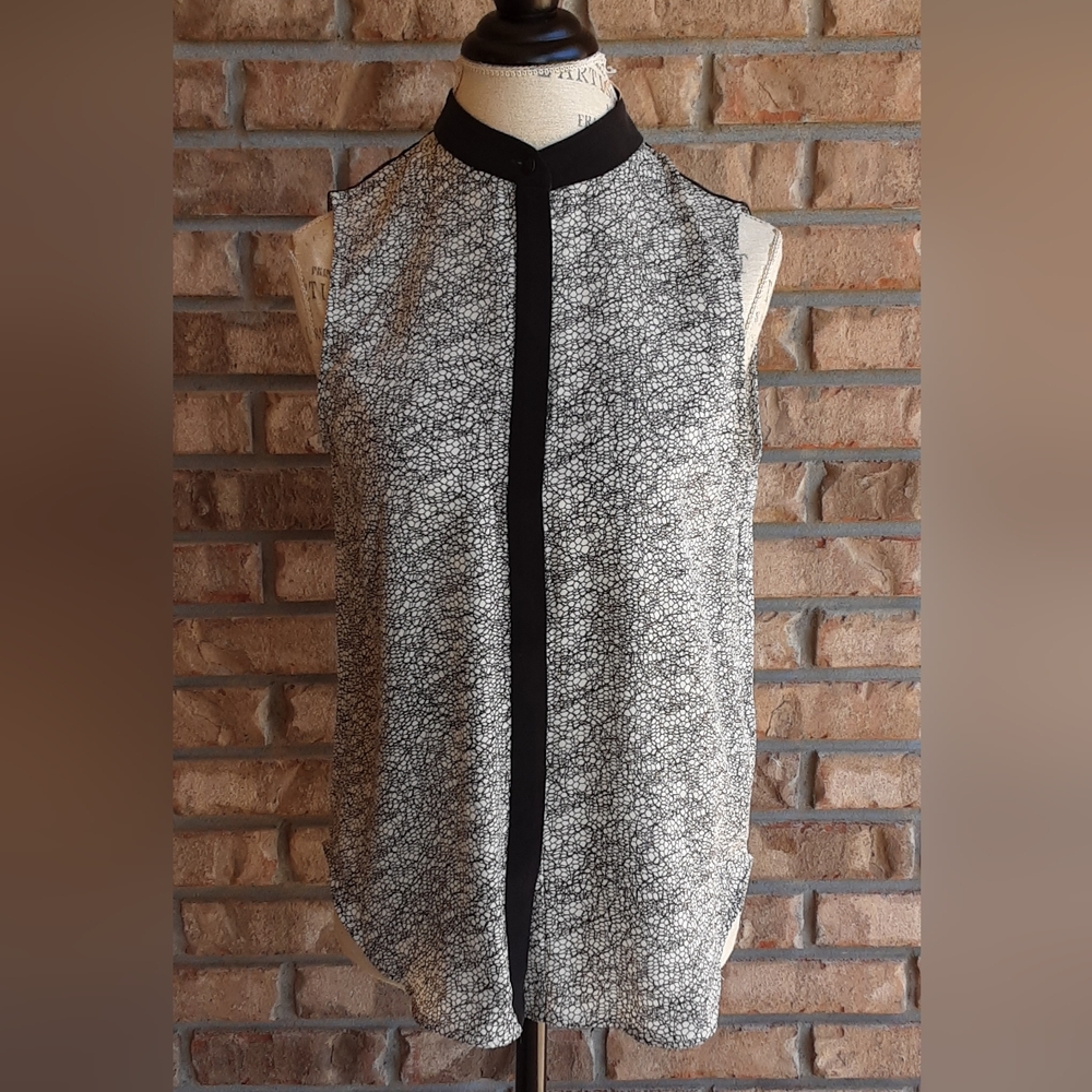rag & bone Kent 100% Silk Black and White Printed Sleeveless Button Front Top.